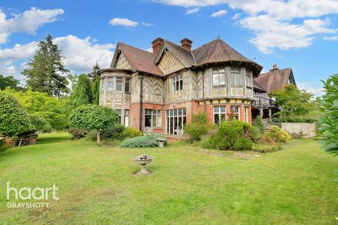 5 bedroom country house for sale - Portsmouth Road, Hindhead