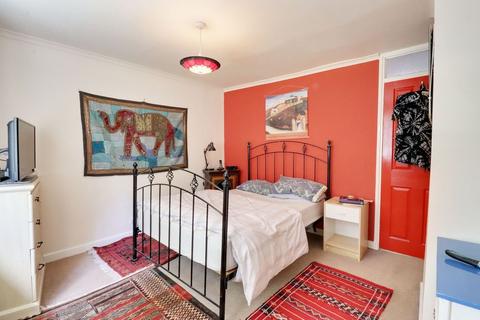 3 bedroom end of terrace house for sale - Phoenix Avenue, Gedling, Nottingham NG4 4DT