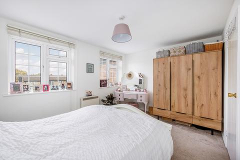 47 Cromwell Close, London, W3 6BN