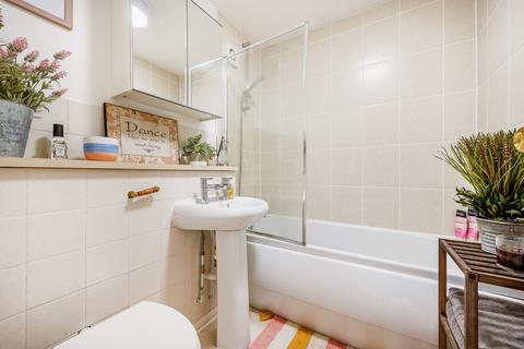 47 Cromwell Close, London, W3 6BN