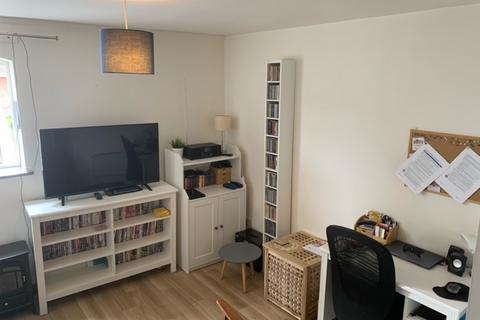 1 bedroom flat to rent, Station Approach, Romsey