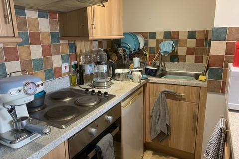 1 bedroom flat to rent, Station Approach, Romsey