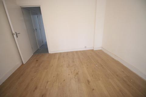 4 bedroom terraced house to rent - The Drive, FELTHAM, Greater London, TW14