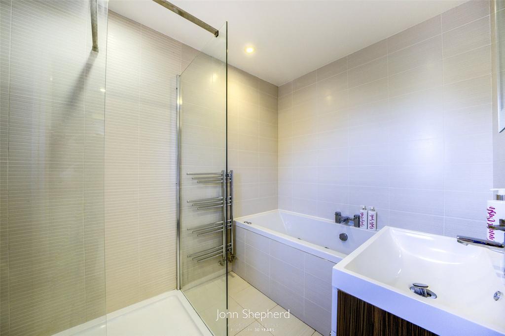 En-Suite 1