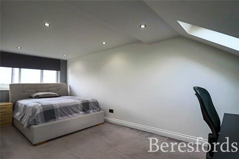 undefined, Ellis Avenue, Rainham, RM13