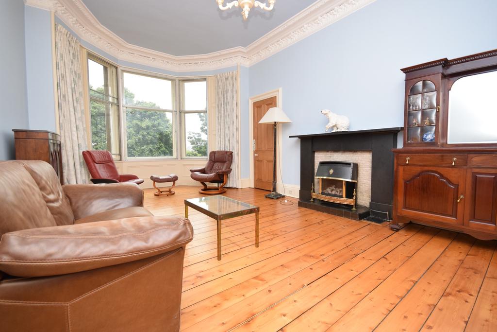Warrender Park Terrace, Flat 4, Marchmont, Edinburgh, EH9 1EB 2 bed