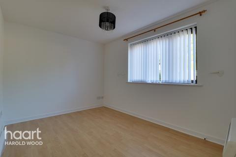 20 Jacobs Avenue, Harold Wood, Romford, RM3 0WR