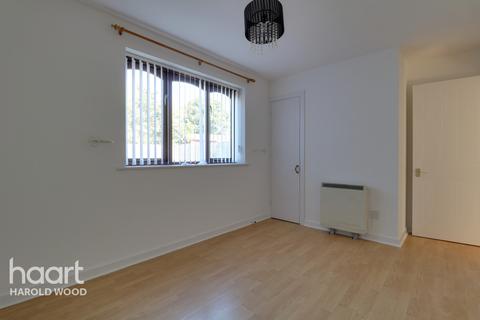 20 Jacobs Avenue, Harold Wood, Romford, RM3 0WR