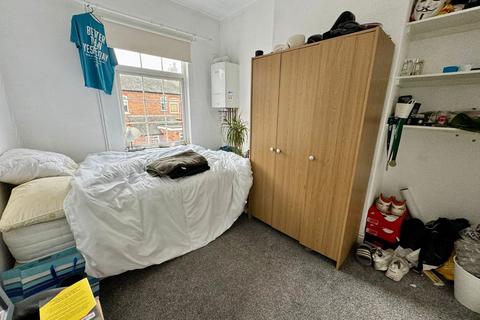 2 bedroom terraced house to rent - Eaton Road, Sale, Cheshire, M33