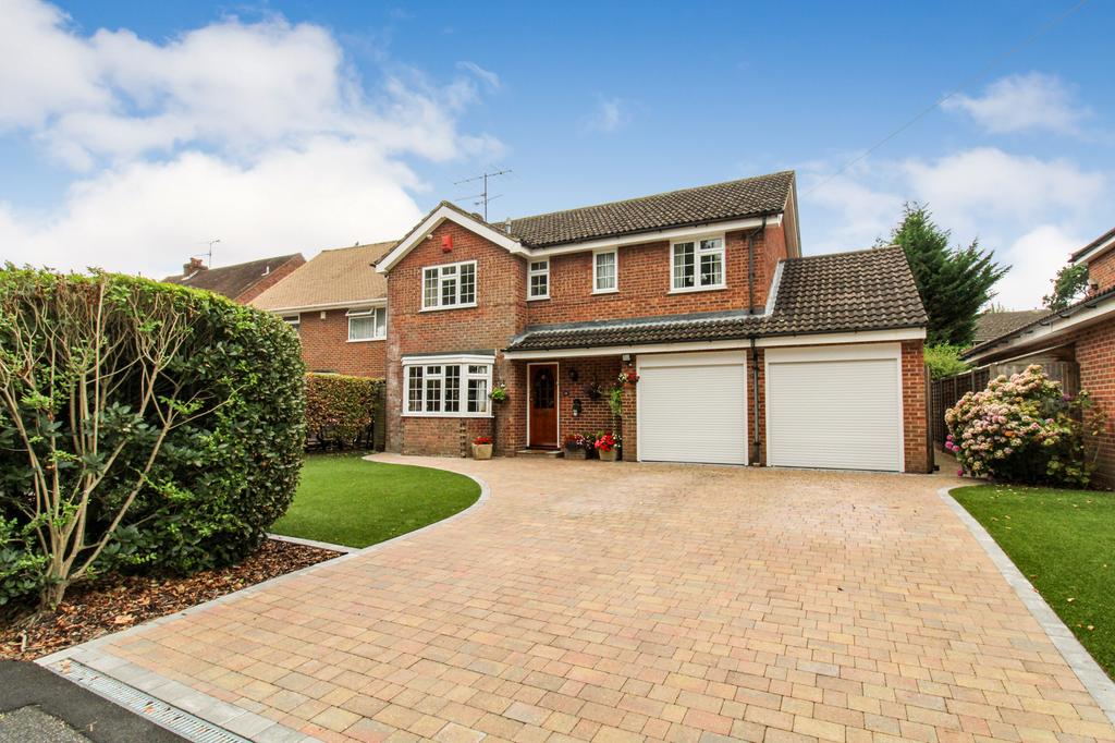 Boundary Road, Farnborough, GU14 4 bed detached house £750,000