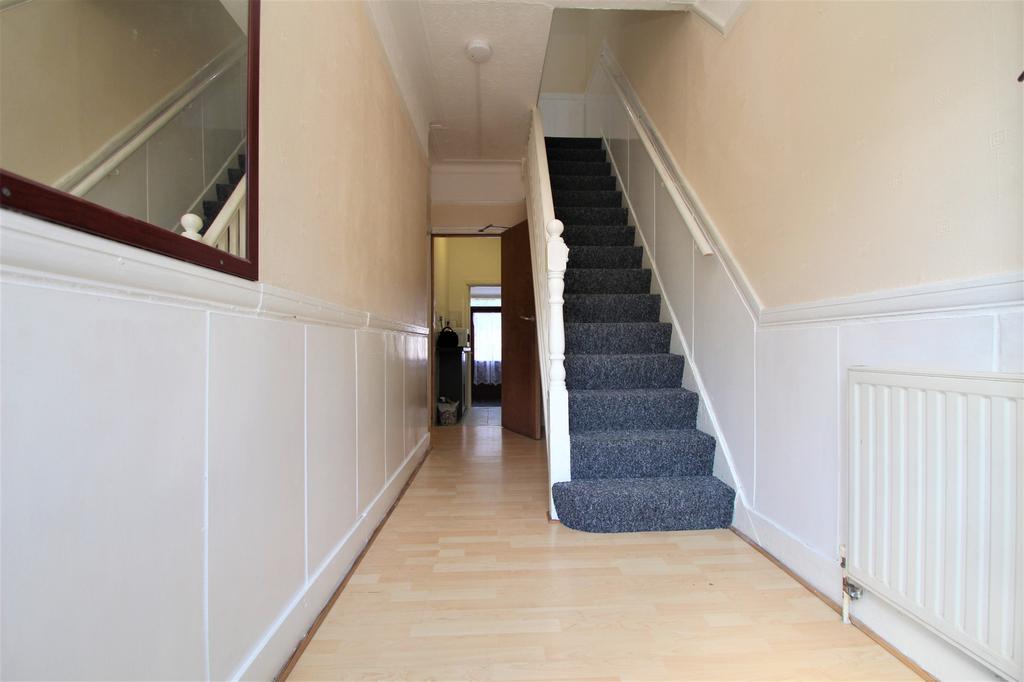 Kempton Road, East Ham, E6 3 bed terraced house £1,750 pcm (£404 pw)