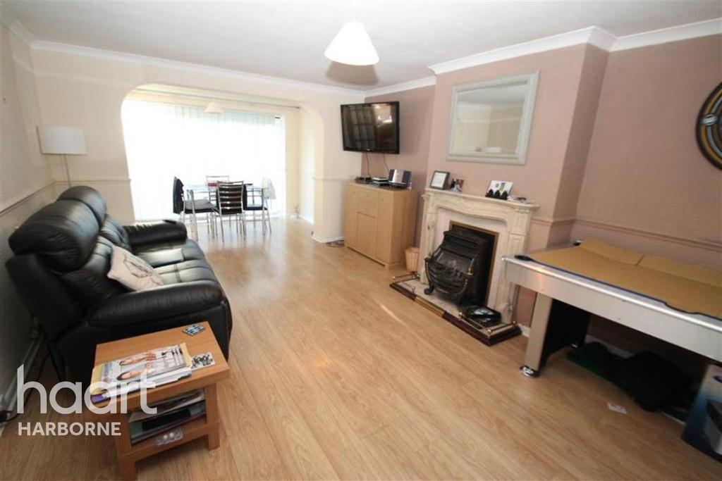 Lismore Drive, Harborne 3 bed semidetached house £1,200 pcm (£277 pw)