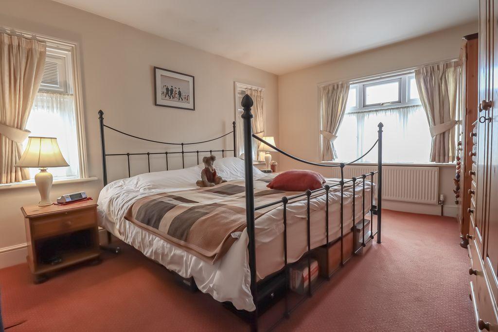 Bedroom 1 (Double)
