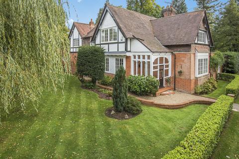 Warren Lodge Beech Drive, Kingswood, Tadworth, KT20 6PJ