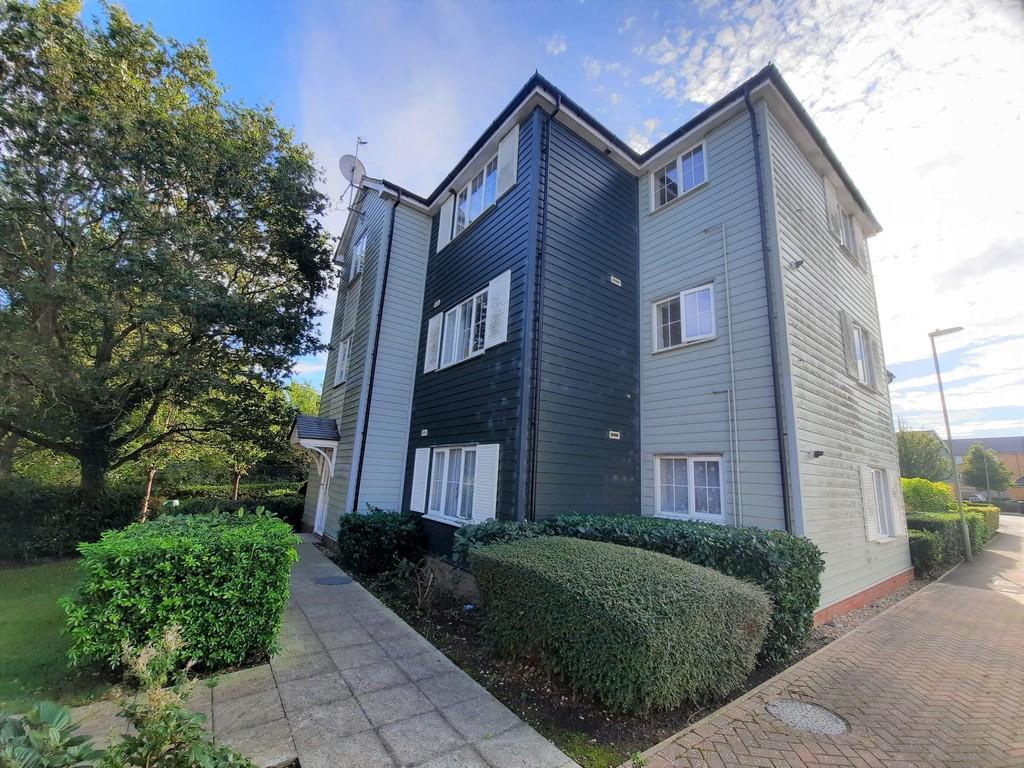 Bedford Drive, Titchfield Common 1 bed apartment £165,000