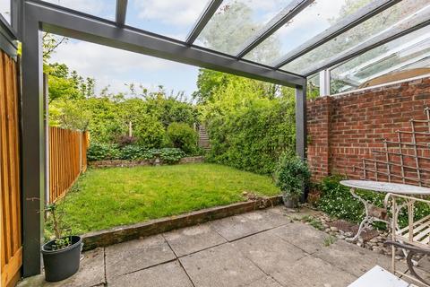 17 Langton Close, Winchester, SO22 6RJ