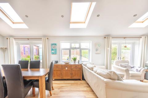 28 Cockshutt Road, Sheffield, S8 7DX