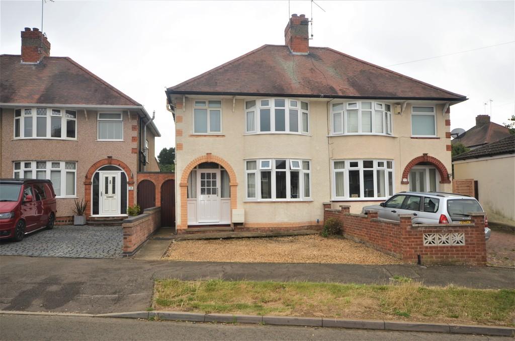 Waverley Road, Kettering 3 bed semidetached house £245,000