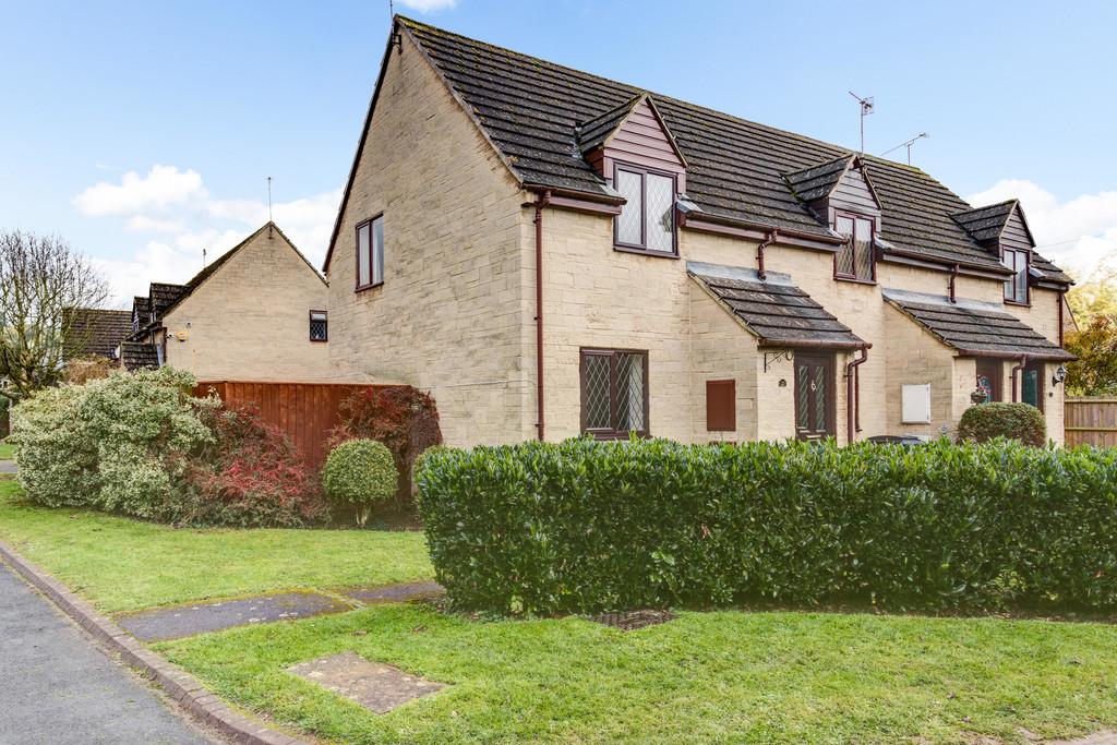 21 Primrose Court, MORETON IN MARSH, Gloucestershire GL56 0JG 2 bed end