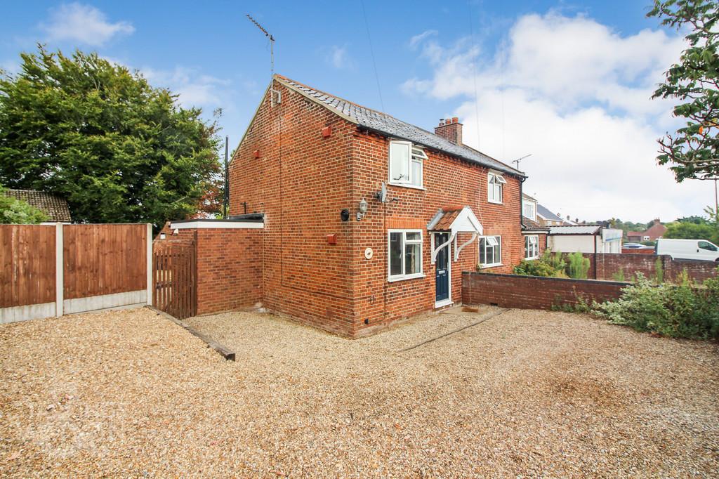 Yarmouth Road, Hales, Norwich 2 bed cottage £210,000