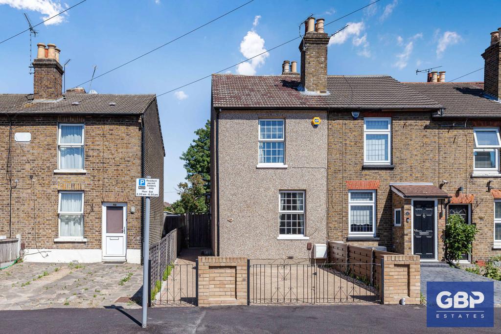 Albert Road, Romford 2 bed end of terrace house £375,000