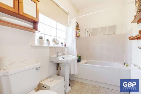 45 Albert Road, Romford, RM1 2PS