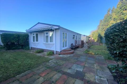 2 bedroom mobile home for sale - Longcroft Drive, Waltham Cross
