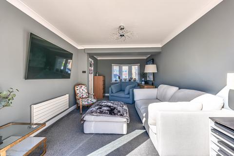 81 Bramble Road, Leigh-on-sea, SS9 5HA
