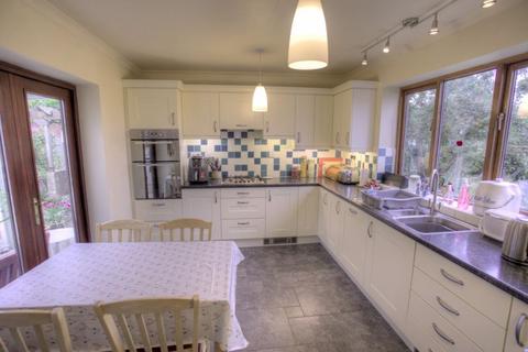 1 Barcroft Crescent, Wrantage, Taunton, TA3 6DD