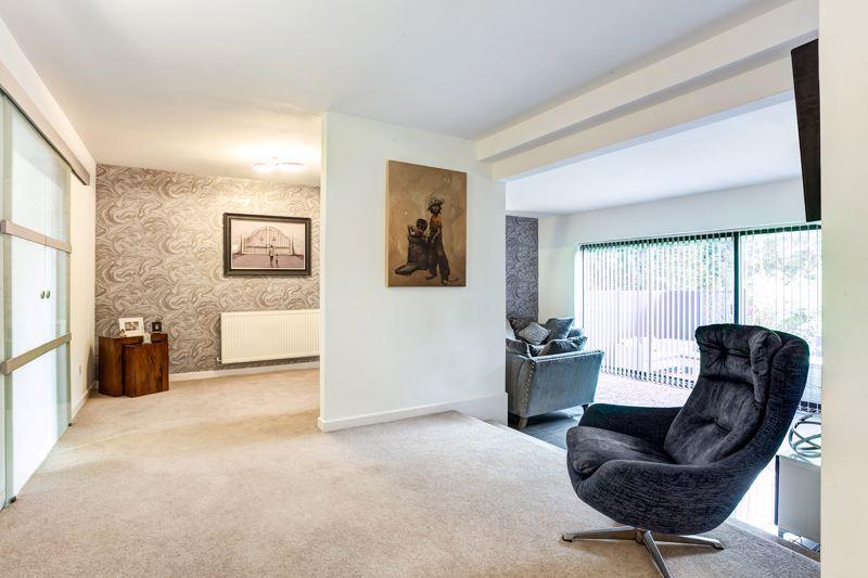 Split level lounge d