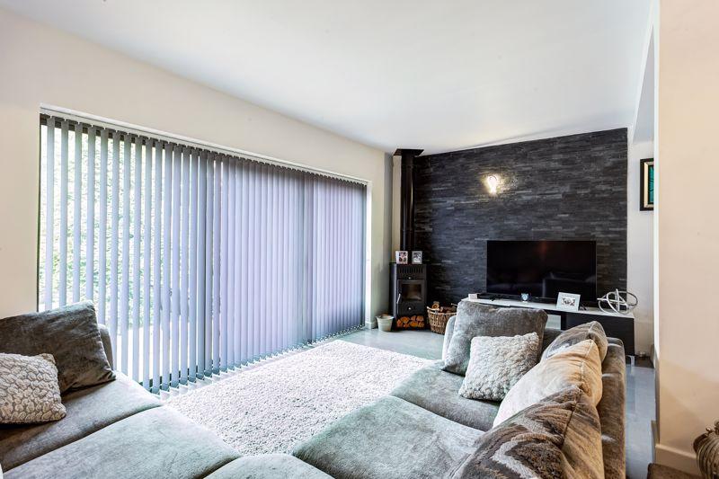 Split level lounge e