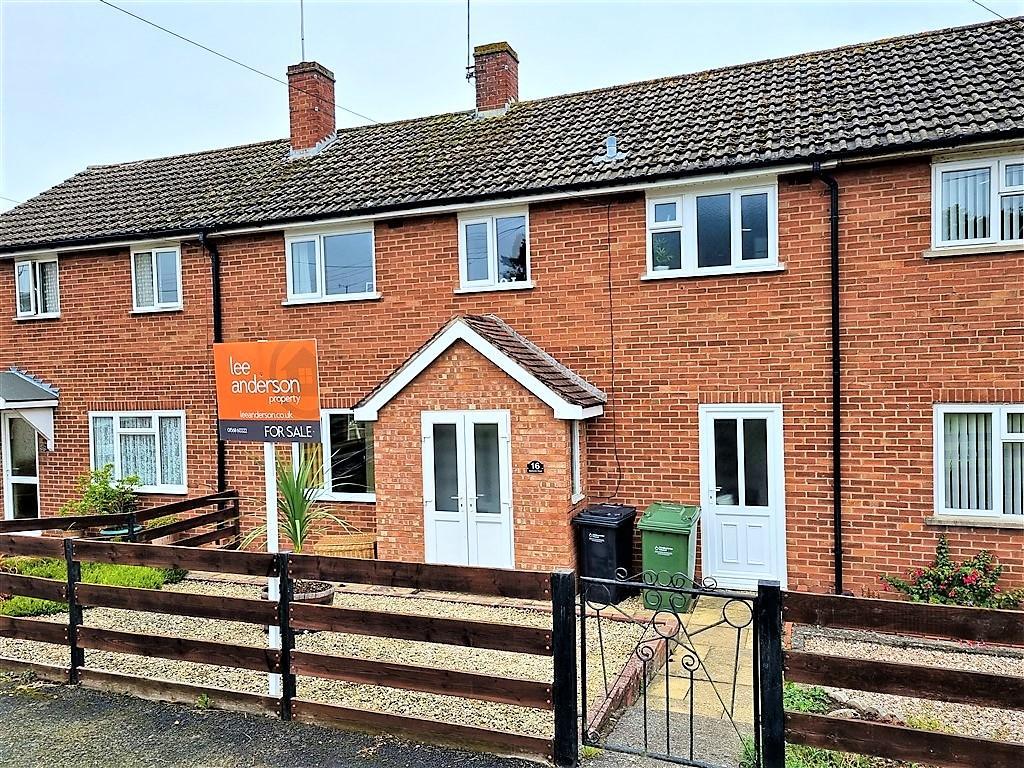 Newlands Road, Leominster, Herefordshire, HR6 8HN 3 bed terraced house