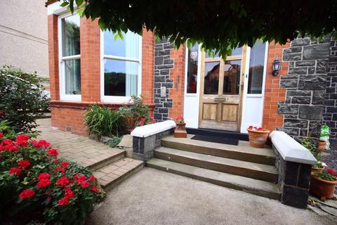 6 bedroom semi-detached house for sale, Celyn Street, Penmaenmawr