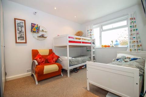 2 bedroom apartment for sale - Tolcarne Drive, Pinner, Middlesex