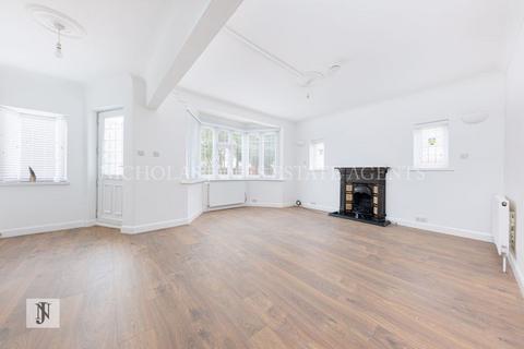 5 bedroom detached house to rent, Underne Avenue, Southgate, London N14