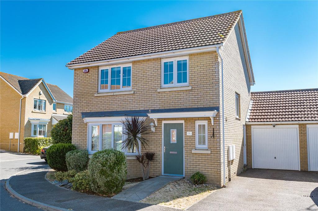 Havengore Close, Great Wakering, SouthendonSea, Essex, SS3 3 bed detached house £425,000