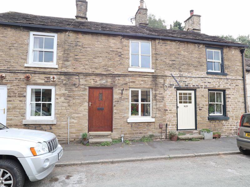 Rainow Road, Macclesfield 2 bed terraced house £195,000