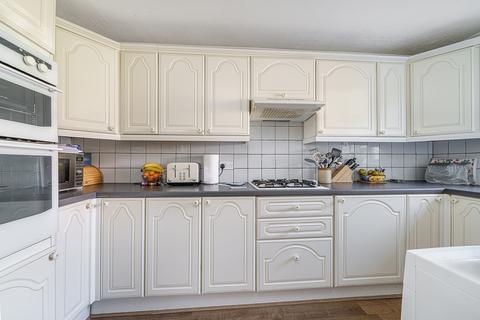 16 Ryarsh Crescent, Orpington, BR6 9SQ