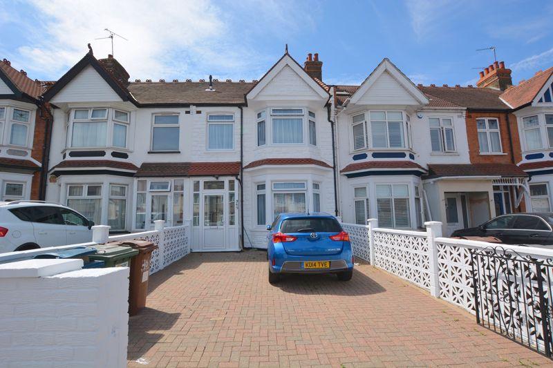 Pinner Road, North Harrow 4 bed terraced house £2,500 pcm (£577 pw)