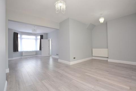 4 bedroom terraced house to rent, Pinner Road, North Harrow