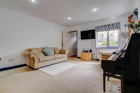 1 Kestell Drive, Cardiff, CF11 7BF