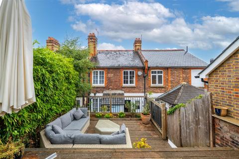 8 Lesbourne Road, Reigate, RH2 7JP