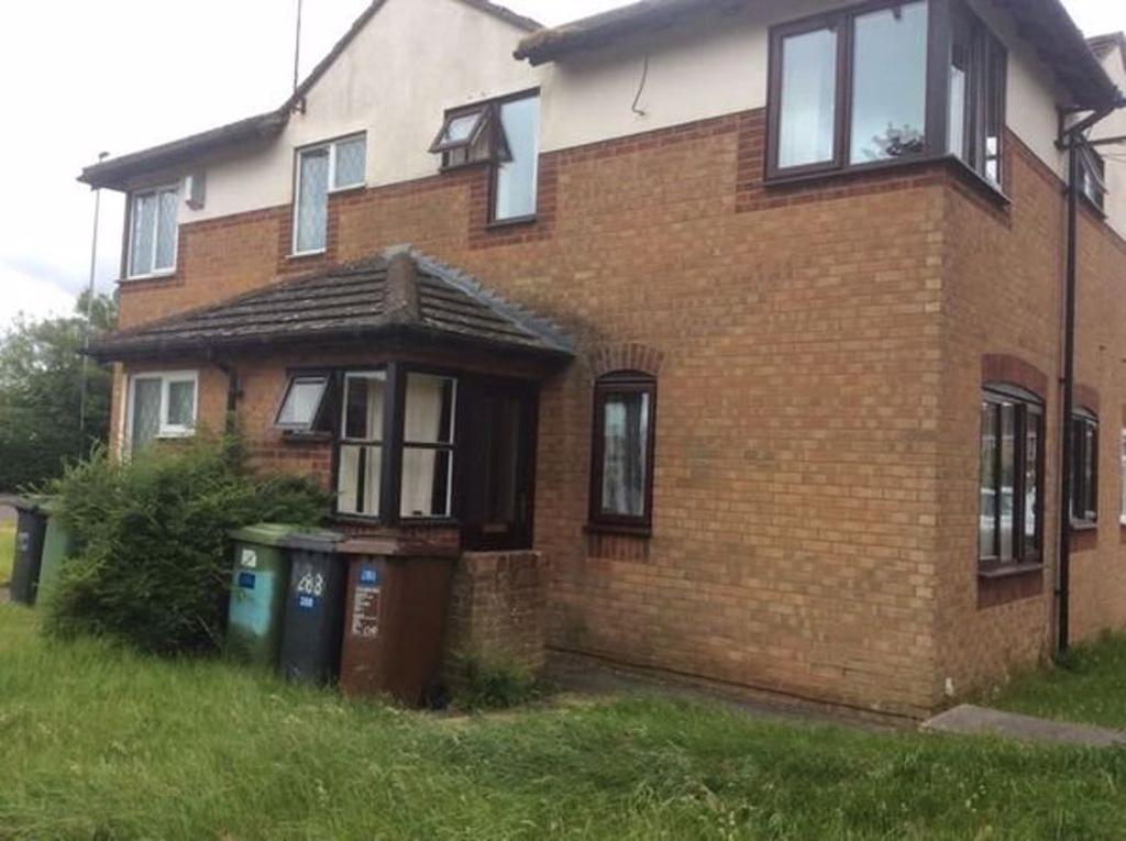 Willowbrook Road Corby 1 bed flat £650 pcm (£150 pw)