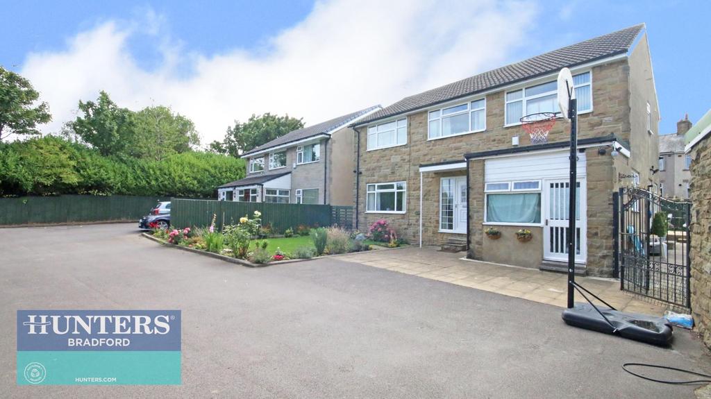 Runswick Street, Bradford 4 bed detached house £330,000