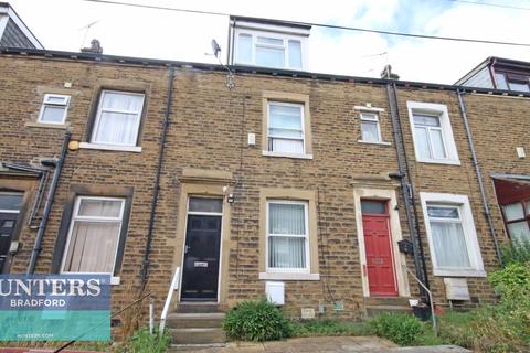 6 Ashmount, Bradford, BD7 3BH