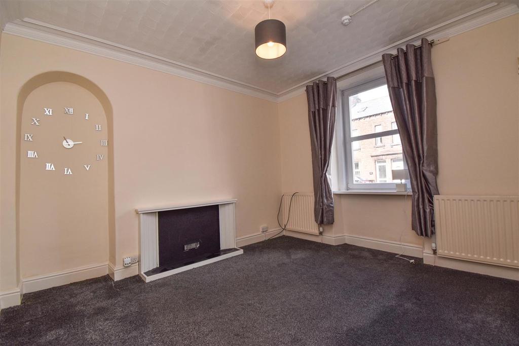 Musgrave Street, Penrith 5 bed terraced house £850 pcm (£196 pw)