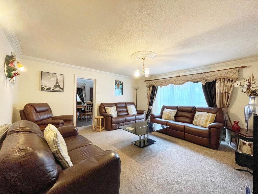 Willow Bank, Barnsley, South Yorkshire 4 bed house for sale £330,000