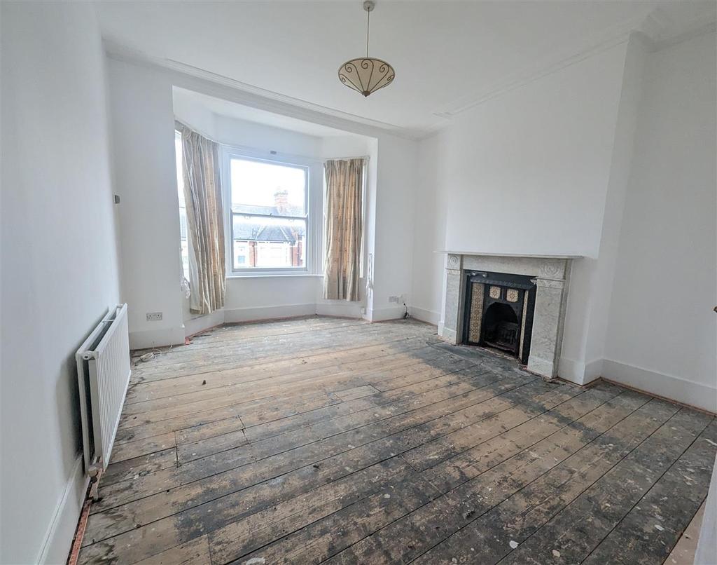 Hillfield Road, West Hampstead, London NW6 2 bed apartment for sale £