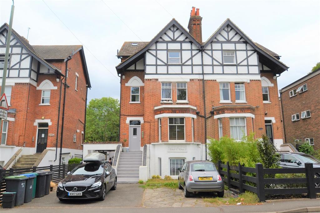 Willow Grove, Chislehurst 1 bed flat £1,250 pcm (£288 pw)
