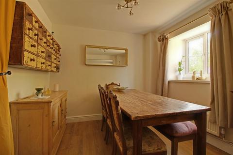 36 Bath Road, Stonehouse, GL10 2JA